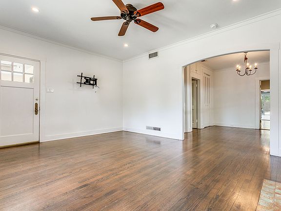 5th image of 212 Chichester Pl