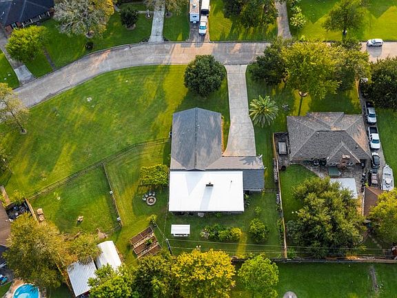 3rd image of 69 Shady Oak Ct
