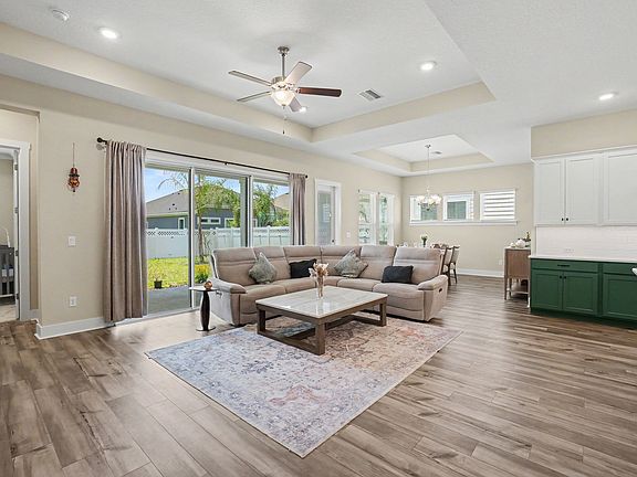 4th image of 322 Canopy Forest Dr