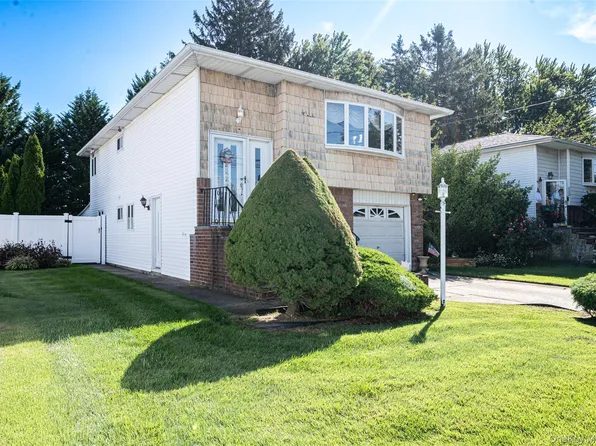 34 Scherer Street, Bethpage, NY 11714