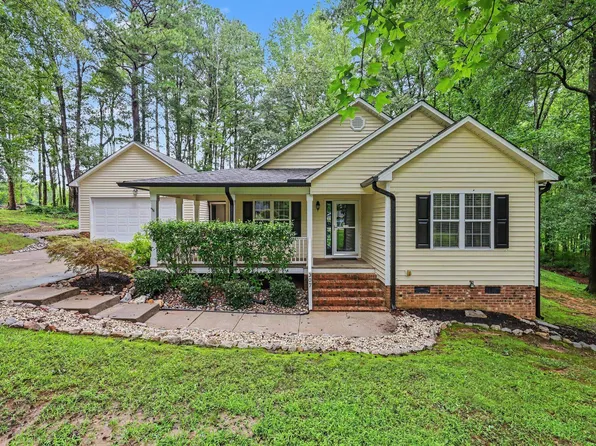 307 Gordon Farm Dr, Benson, NC 27504