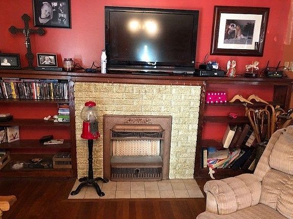 2nd image of 1015 N Washington Ave
