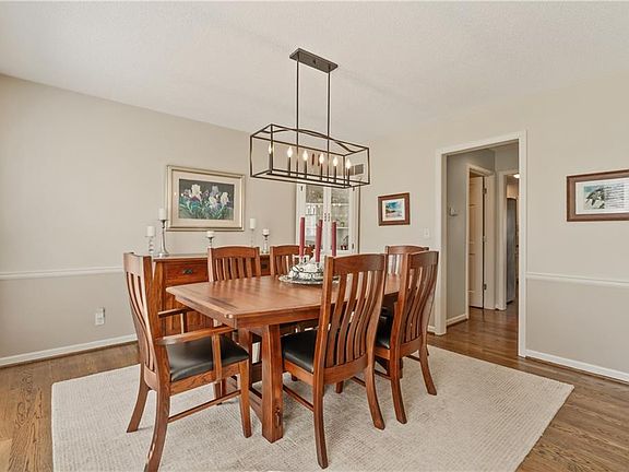 3rd image of 8410 Greenwood Cir