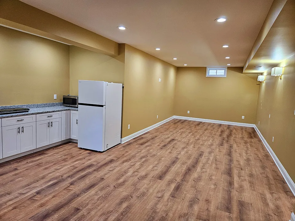 10801 Valley Falls Ct