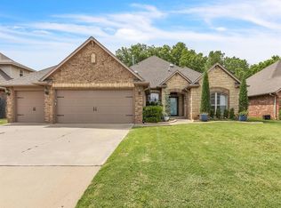 2809 Morgan Trace Rd, Yukon, OK 73099