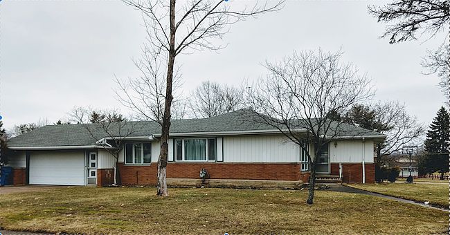 1st image of 2302 Hillcrest Ln