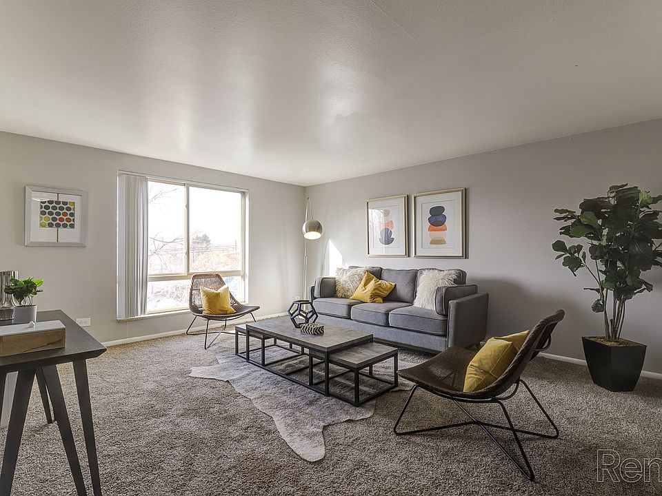 Living room is roomy!