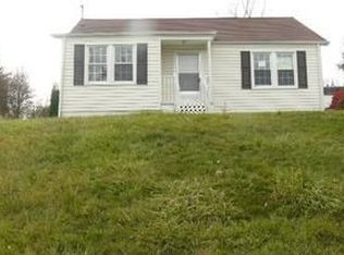 216 Hill Dr, Bristol, VA 24201