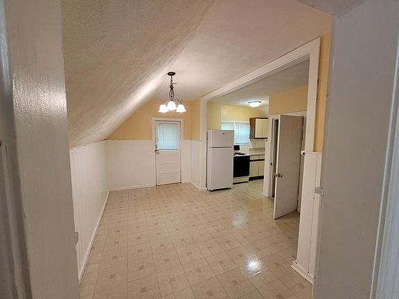 3rd image of 115 Paddock Ave SE #2