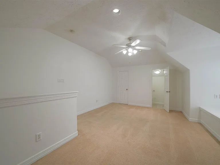 13647 Brookbluff Ln — Photo 45
