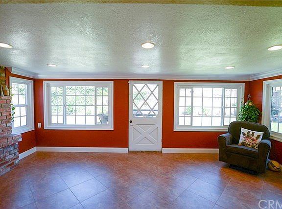 4th image of 11842 Onyx St