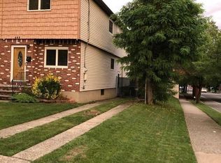 708 N Railroad Ave #1, Staten Island, NY 10304