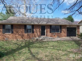 111 E Scott Wayne Dr, Nixa, MO 65714