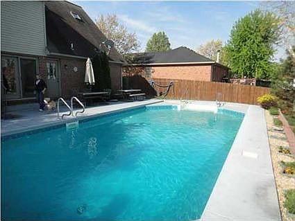3rd image of 2699 Woodside Dr