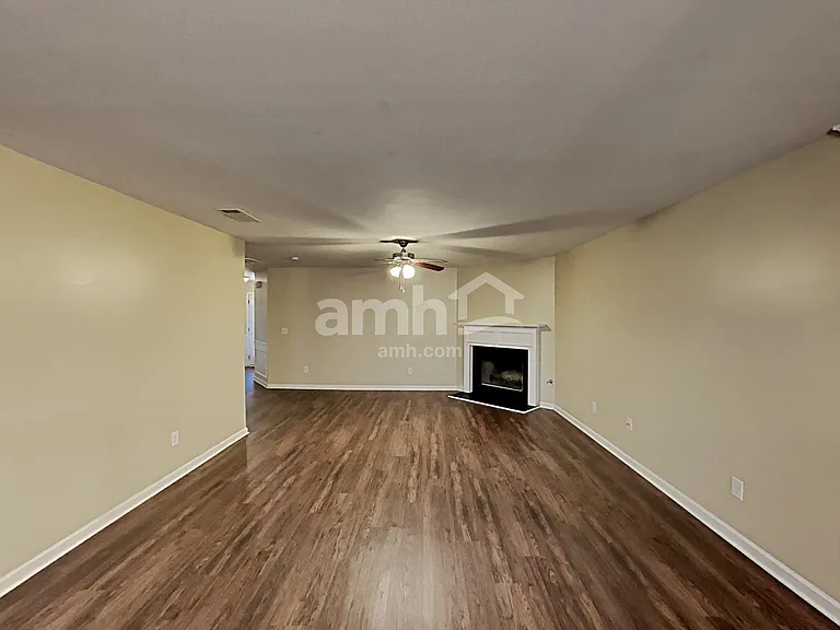 119 Hidden Creek Dr — Photo 3