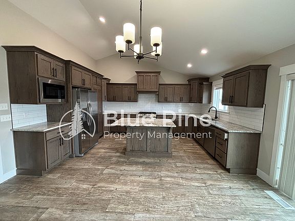 3rd image of 5083 Thatcher Ave