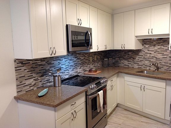 2nd image of 800 1st Ave N #34