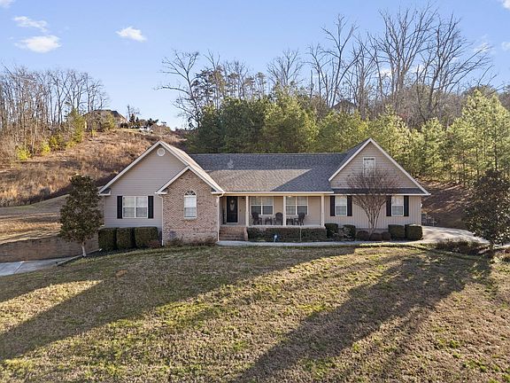 2nd image of 175 Stonewood Dr NW