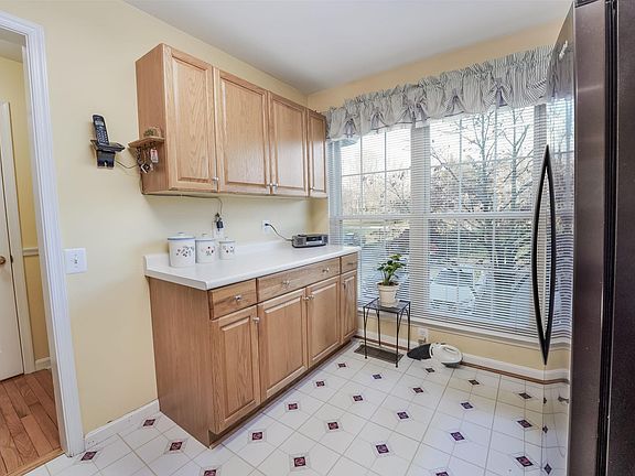 3rd image of 306 Stallion Sq NE