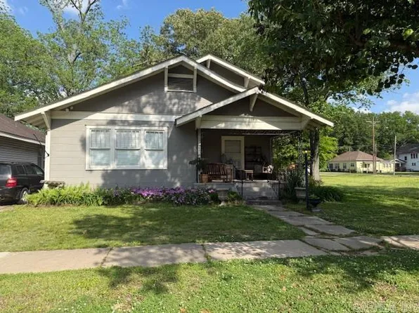 809 S Porter St, Stuttgart, AR 72160