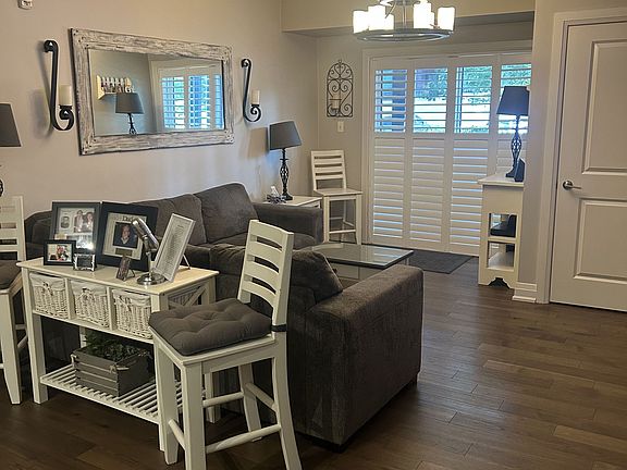 4th image of 300 Essa Rd #105