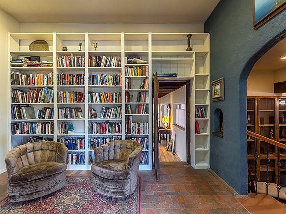 4th image of 55 Gilbert Pl