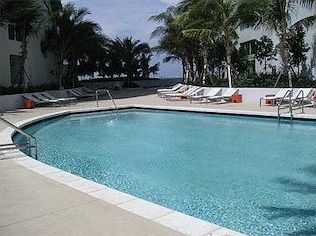 5th image of 1900 N Bayshore Dr APT 4117