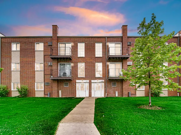 113 Elk St #313, Carol Stream, IL 60188