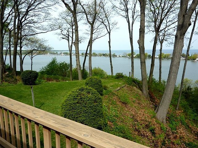 2nd image of 212 Shorewood Dr