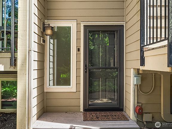 4th image of 720 N 161st Place #11