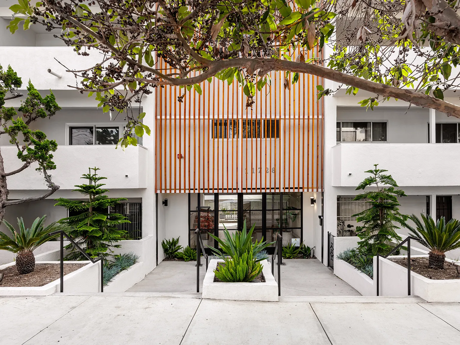 West Brent Apartments — Photo 4