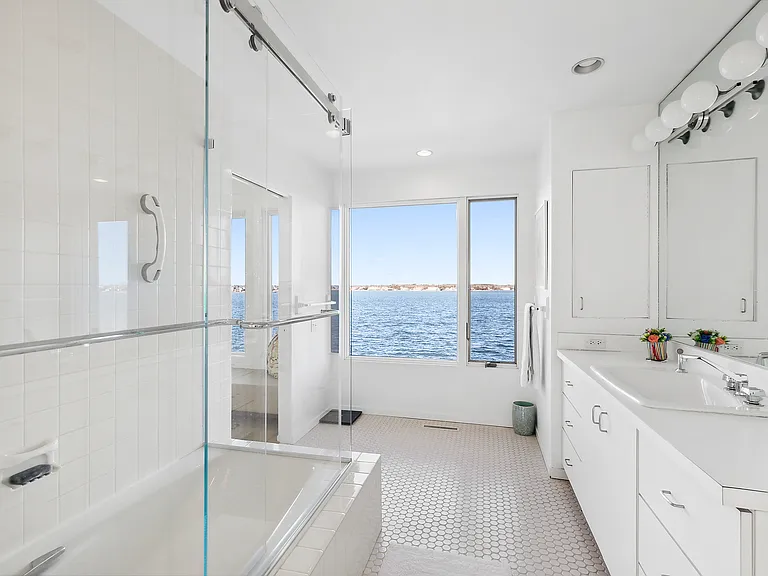 32 Dune Rd — Photo 16