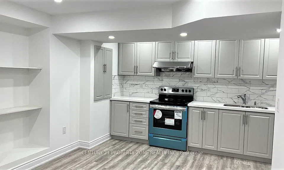 544 Dougall Ave #BASEMENT