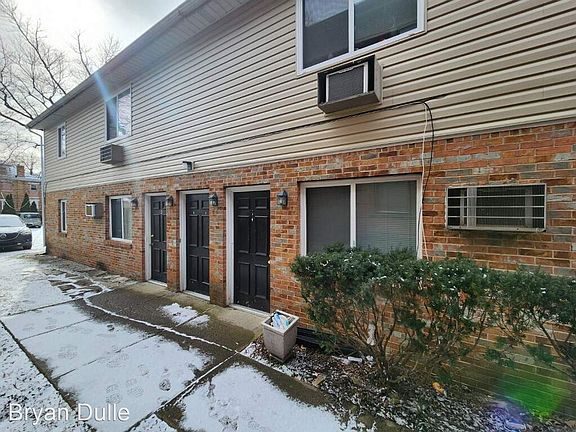 5th image of 393 E Oakland Ave APT C