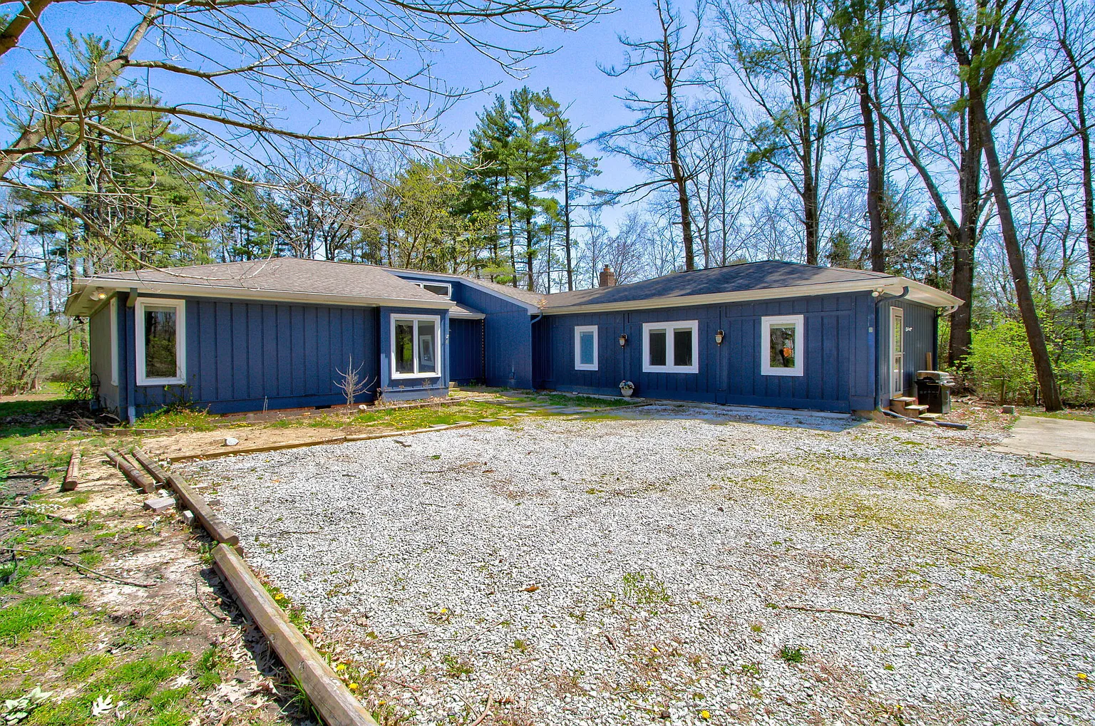 8503 Lakewood Rd photo 1