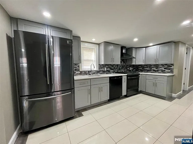 310 E Central Blvd — Photo 8