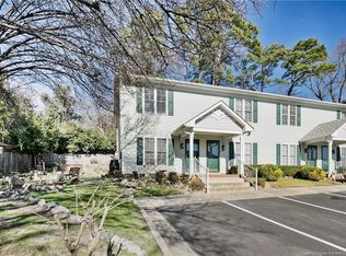 401 Cityview Ln, Fayetteville, NC 28301