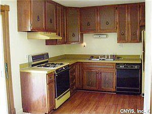 5th image of 8005 Evesborough Dr