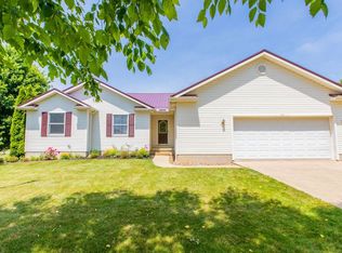 106 Evergreen Dr, Creston, OH 44217