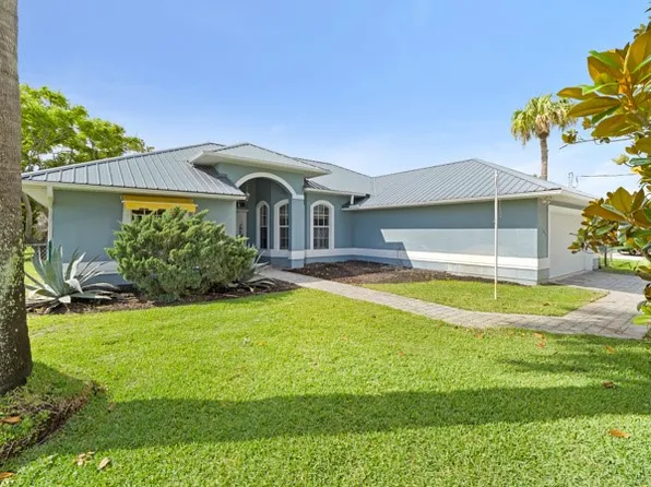 107 Larchmont Ter, Sebastian, FL 32958