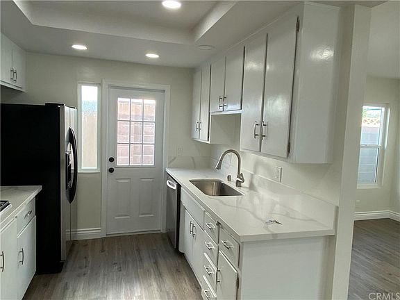 3rd image of 1246 E Quincy Ave