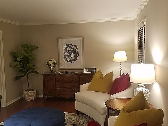 5th image of 691 Blackhawk Dr