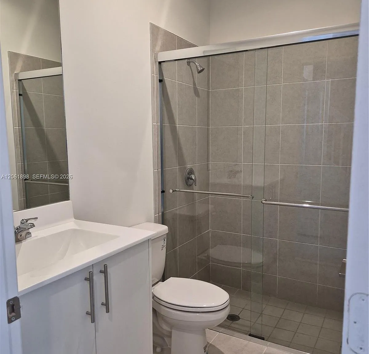 4 bed, 1500 sqft, $2,960 — Photo 3