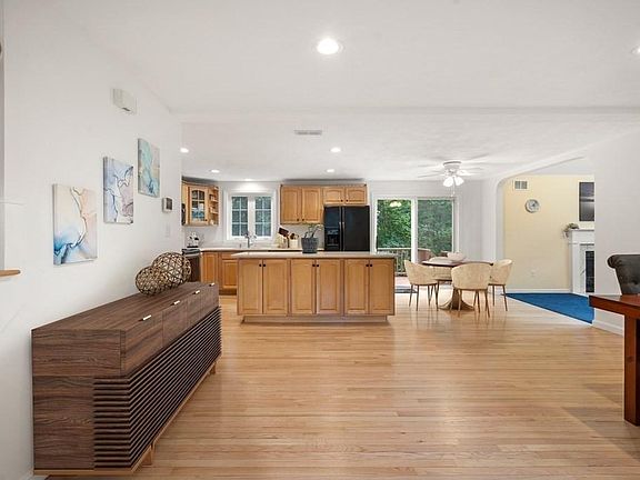 2nd image of 488 Shawsheen Ave