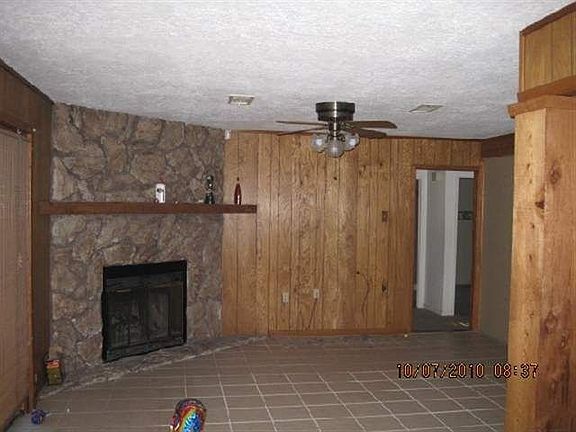 2nd image of 590 Norvell St