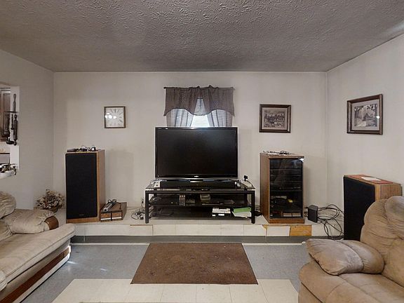 3rd image of 166 Nolan Ln