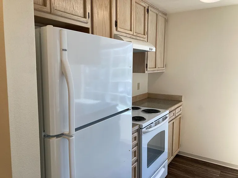 5307 Live Close To University Village And Uw! — Photo 19