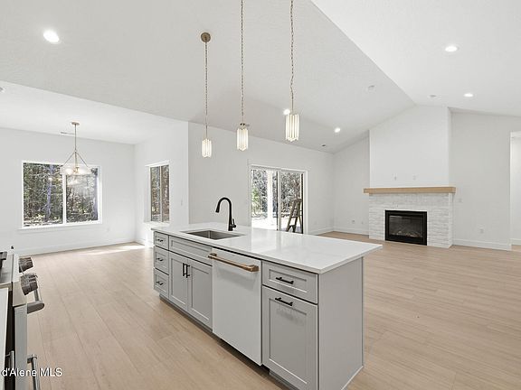 4th image of 7705 E Howard Rd