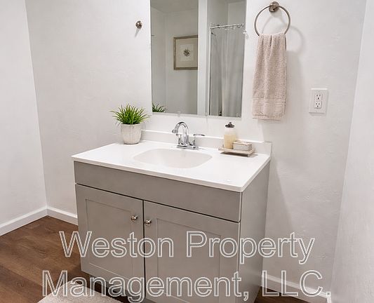 5th image of 1823 E Rutgers Ave #2