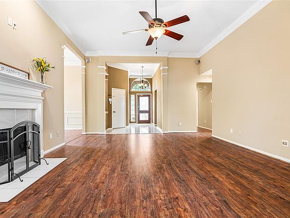 4th image of 702 Knoll Forest Drive